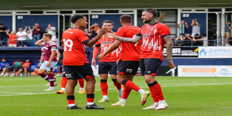 Nhận định soi kèo Brentford vs Luton Town 22h00 ngày 2/12 6 brentford vs luton 2